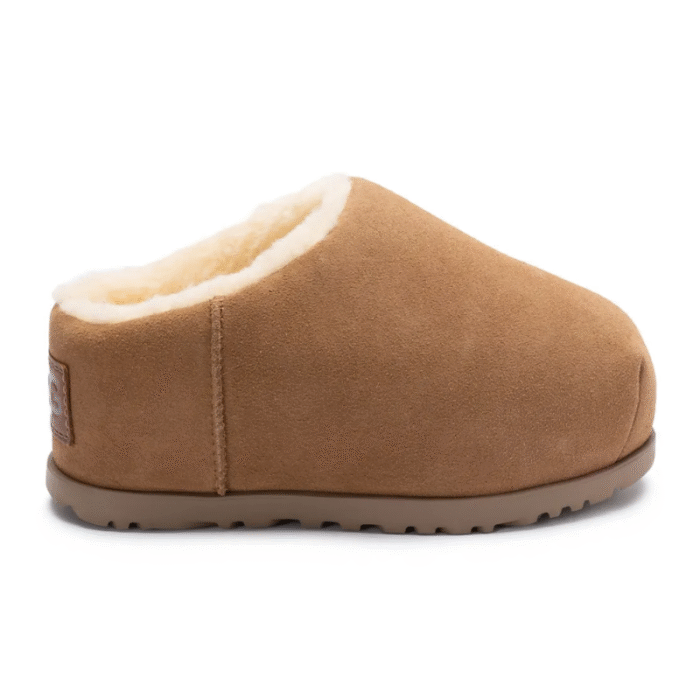 UGG Pumped Slide - Chestnut - Image 1